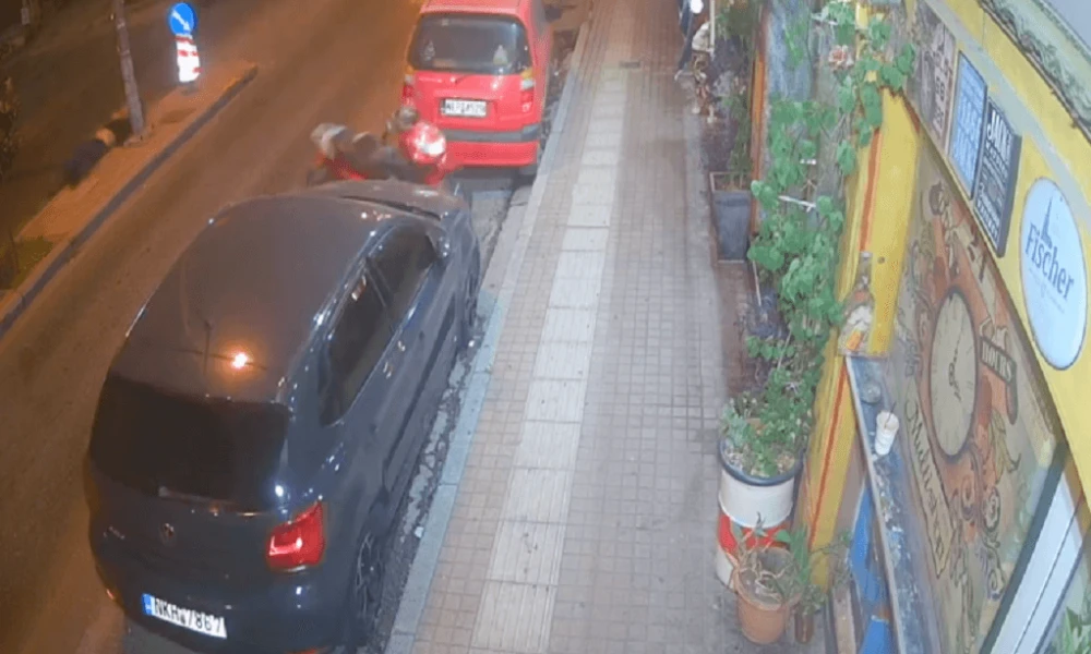 Σοκαριστικό τροχαίο στη Θεσσαλονίκη: Οδηγός αυτοκινήτου χτύπησε και εγκατέλειψε μηχανή